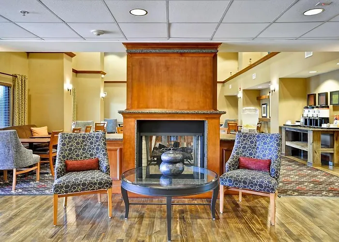 Hotel Hampton & East 3*