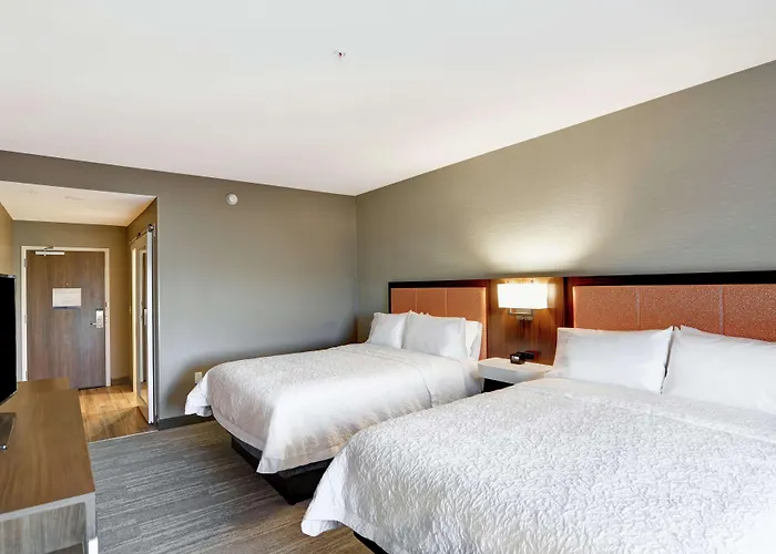 Hampton & East Hotel 3*