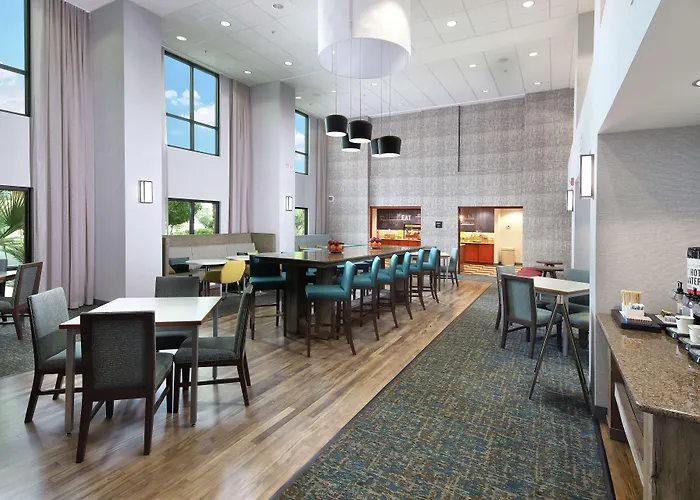 Hampton & East Hotel 3*