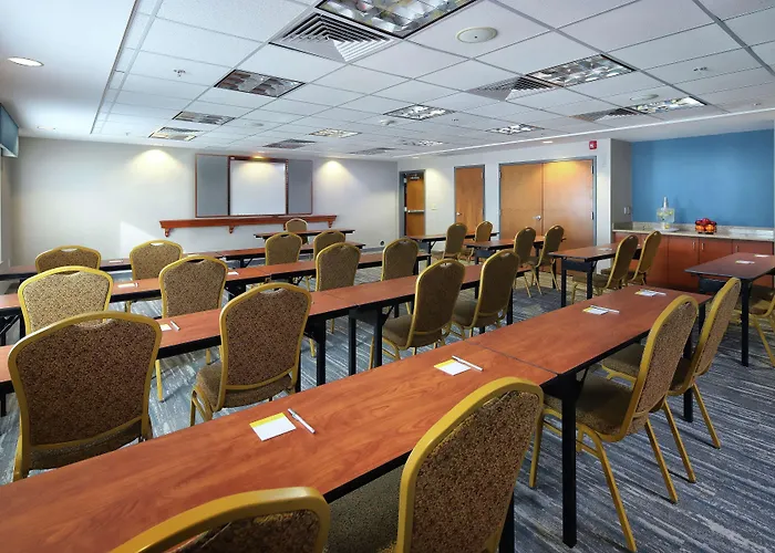 Hampton & East Hotel 3*