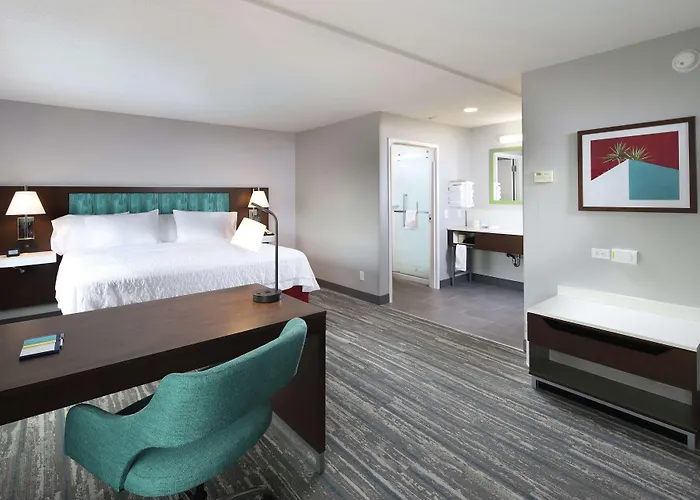 Hampton & East 3*