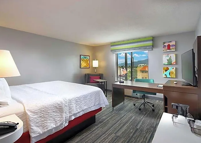 Hampton & East 3* Tucson
