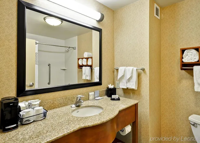 Hotel Hampton & East