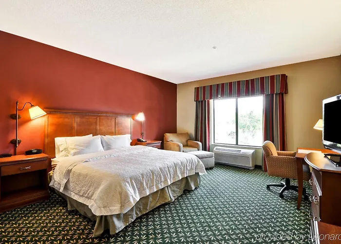 Hotel Hampton & East 3*