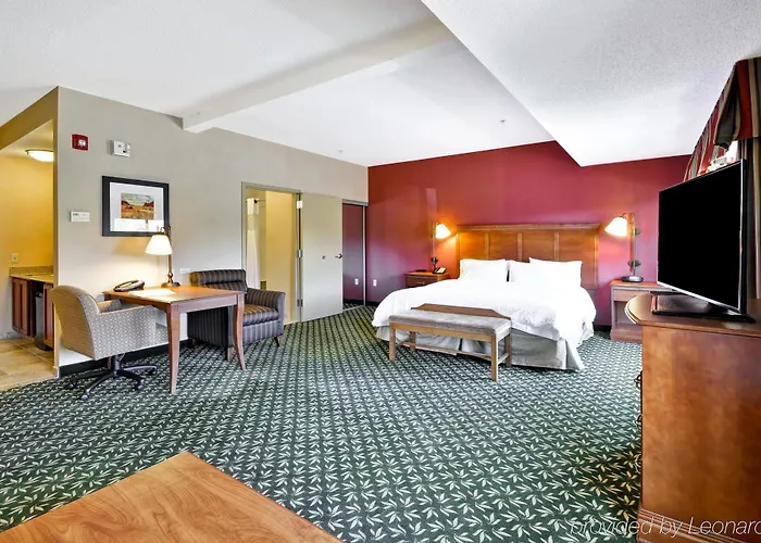 Hampton & East Hotel 3*