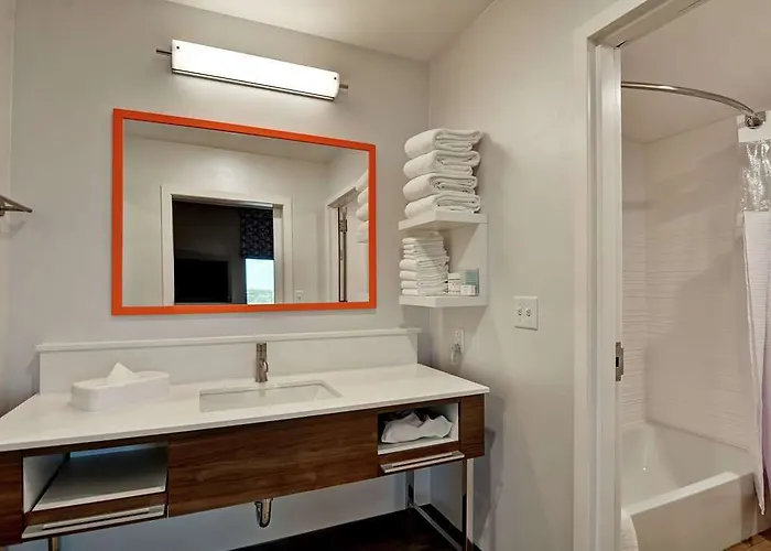 Hampton & East Hotel 3*