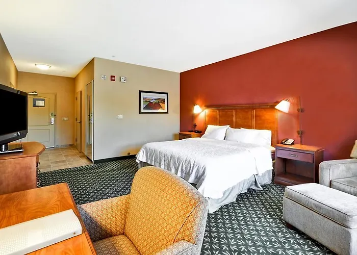 Hotel Hampton & East