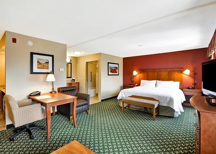 Hotel Hampton & East 3*